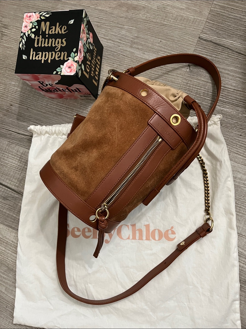 See By Chloe Bucket Bag - Picture 2 of 14